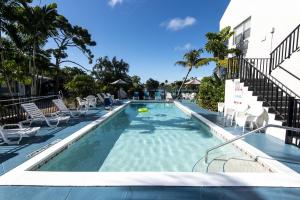 Marco Island Lakeside Inn - Getting to Marco Island