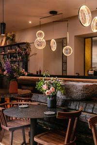 Marignan Hotel Champs-Élysées - Accommodation Options