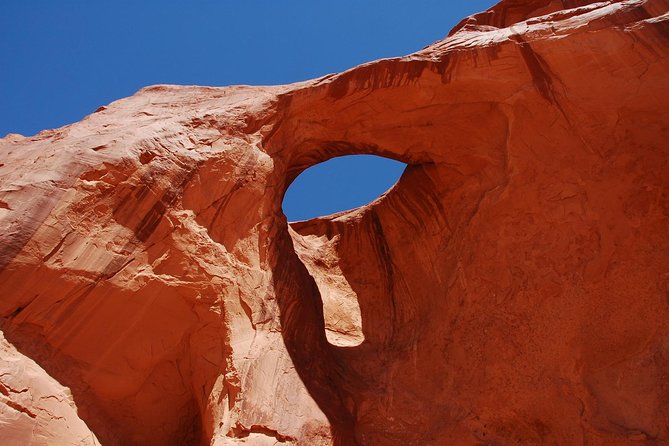 Monument Valley Deluxe Tour - Navajo Cultural Experience