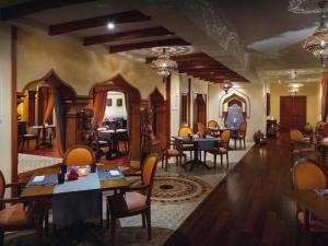 Mövenpick Hotel & Apartments Bur Dubai - Nearby Attractions
