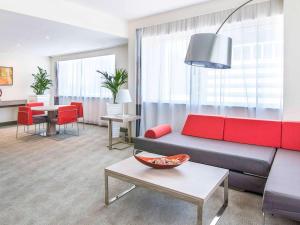 Novotel World Trade Centre Dubai - Dining Options