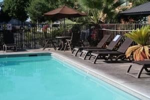 Oxford Suites Chico - Contact and Payment Information