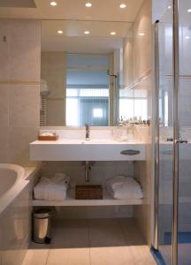 Paal 8 Hotel by the Sea - Frequently Asked Questions
