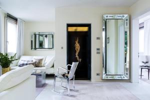 Palazzina Grassi - Policies and Important Information