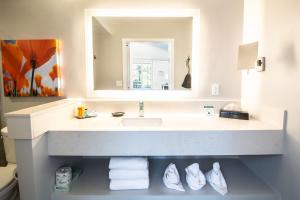 Palm Garden Hotel - Accessibility and Policies