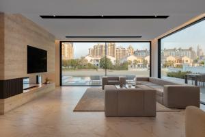 Palm Jumeirah Paradise - 5BR Villa - Infinity Pool - Entertainment and Activities