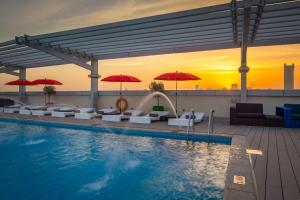 Park Inn by Radisson Dubai Motor City - International Dining Options
