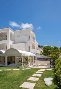 Pazziella Garden & Suites - Nearby Attractions
