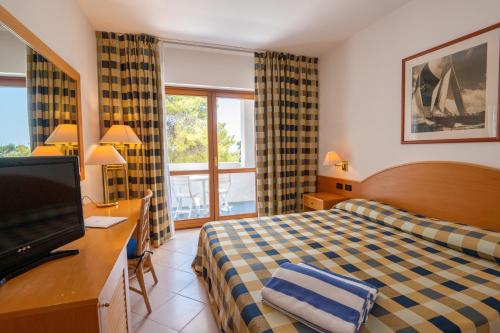 Pizzomunno Vieste Palace Hotel - Location and Accessibility