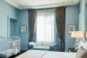 Prince De Galles, a Luxury Collection Hotel, Paris - Frequently Asked Questions