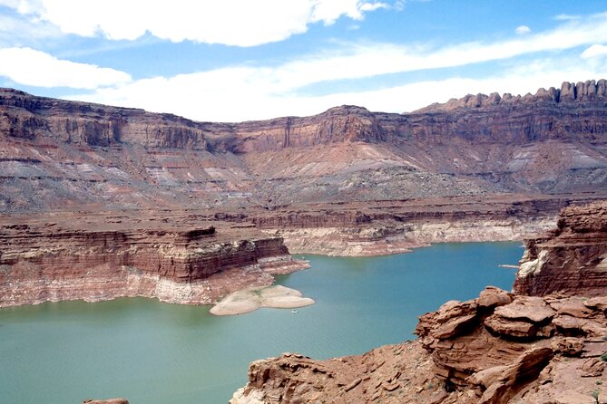 Private 4 Hours Stretch Limo Tour in Hoover Dam - Accessibility Features for All Travelers