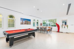 Private Villa in Dubai With Swimming Pool and Huge Garden - Transportation and Accessibility