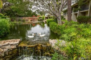 Ramada by Wyndham Santa Barbara - Check-in and Check-out Policies