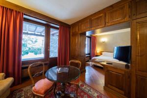 Relais Mont Blanc Hotel & Spa - Location and Accessibility