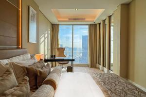 Renaissance Business Bay Hotel, Dubai - Guest Services