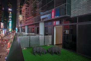 Renaissance New York Times Square by Marriott - Transportation and Accessibility