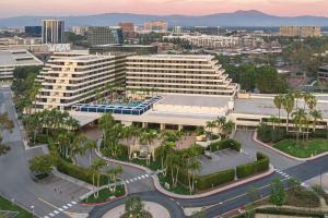 Renaissance Newport Beach Hotel - Local Attractions and Activities