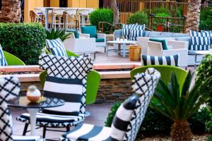 Renaissance Palm Springs Hotel - Rooms and Amenities