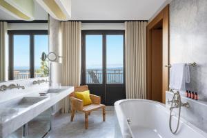 Royal Hotel - Guest Reviews and Ratings