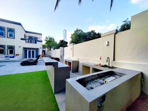 Royal Private Pool, Lux 7-Bedroom Villa on Marina - Nearby Attractions