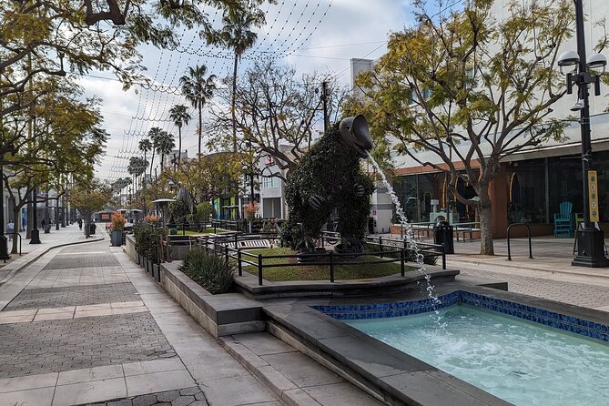 Santa Monica Scavenger Hunt Walking Tour and Game - Getting to the Meeting Point