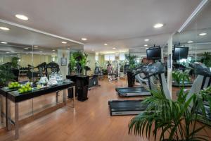 Savoy Central Hotel Apartments - Delightful Dining Experiences