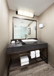 Sheraton Gateway Los Angeles Hotel - Guest Services
