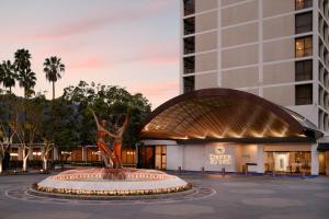 Sheraton Universal - Guest Services