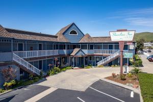 Shoreline Inn...On the Beach - Facilities and Services