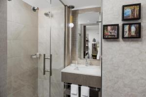 SpringHill Suites by Marriott New York Manhattan Chelsea - Booking Information
