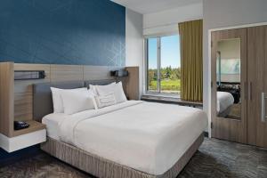 SpringHill Suites by Marriott West Sacramento - Room Accommodations