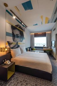 Studio One Hotel - Transportation and Accessibility