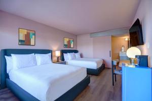 The Dunes Hotel (Palm Springs) - Nearby Attractions and Activities