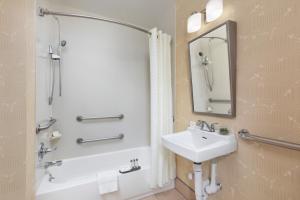 The Hotel at Fifth Avenue - Booking Information