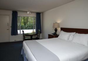 The Occidental Lodge - Exploring the Surrounding Area