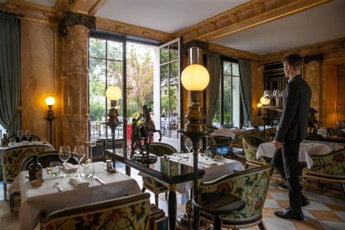 The Reserve Paris Hotel & Spa - Frequently Asked Questions