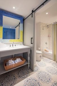 Universals Loews Sapphire Falls Resort - Accessibility and Policies