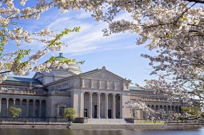 Walking Tour of Chicago's Artsy Cultural Landmarks - The Role of Public Art