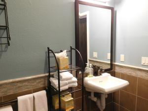 Wave Street Inn - Guest Ratings and Feedback