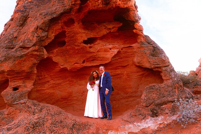 Wedding With Photographer in the Valley of Fire - Ceremony Site and Photos