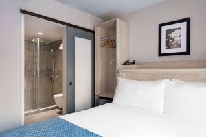 Wingate by Wyndham New York Midtown South/5th Ave - Booking Information