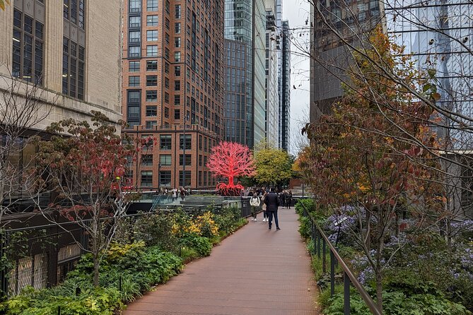 A Half Day Walk Between the Skyscraper Clusters of Manhattan - Plan Your Half Day Adventure