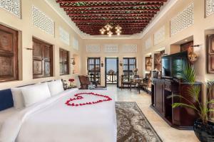 Al Maya Island & Resort - Getting to the Resort