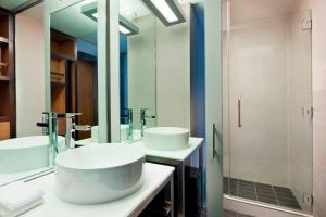 Aloft Manhattan Downtown - Financial District - Transportation Options