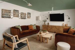 Avante, a JDV by Hyatt Hotel - Nearby Attractions and Highlights