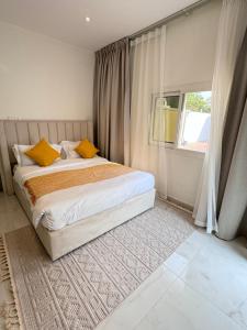 Beautiful Private Villa With Pool - Parking and Transportation