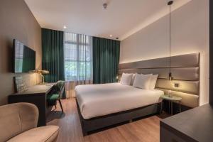 Boutique Hotel Corona - Booking and Reservation Information