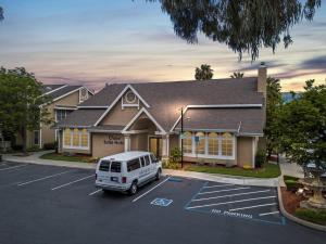 Chase Suite Hotel Newark Fremont - Location & Nearby Attractions