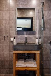 City Center Lodge Utrecht - Parking and Transportation