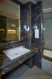 Concorde Creek View Hotel Bur Dubai - Questions About Your Stay